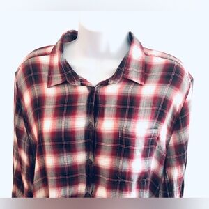 American Eagle Outfitters Shirt Size XL Pink Gray Poly Viscose Blend  Button Up